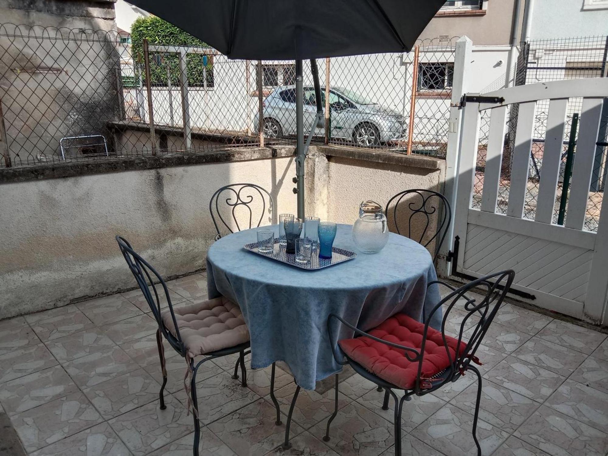 Maison Renovee Proche Vichy : 3 Chambres, Cour Fermee, Inclus, Ideal Curistes Et Activites Naturelles - Fr-1-489-481 Сasa de vacaciones