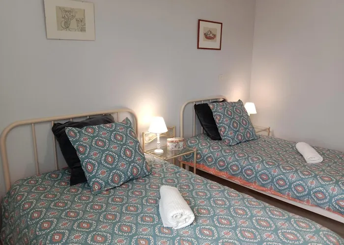 Maison Renovee Proche Vichy : 3 Chambres, Cour Fermee, Tout Inclus, Ideal Curistes Et Activites Naturelles - Fr-1-489-481
