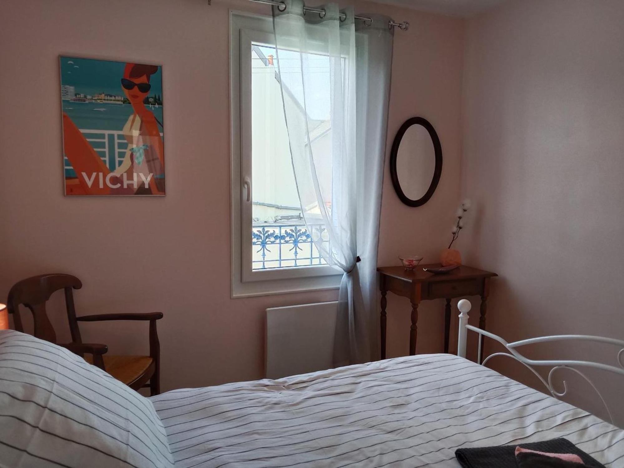 Ferienhaus Maison Renovee Proche Vichy : 3 Chambres, Cour Fermee, Inclus, Ideal Curistes Et Activites Naturelles - Fr-1-489-481